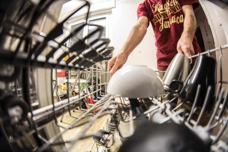 7 Reasons Why You Should Use Jet-Dry in Your Dishwasher
